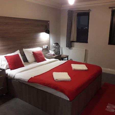 371 Cranbrook Rd Ig2 Hotel Ilford Eksteriør billede