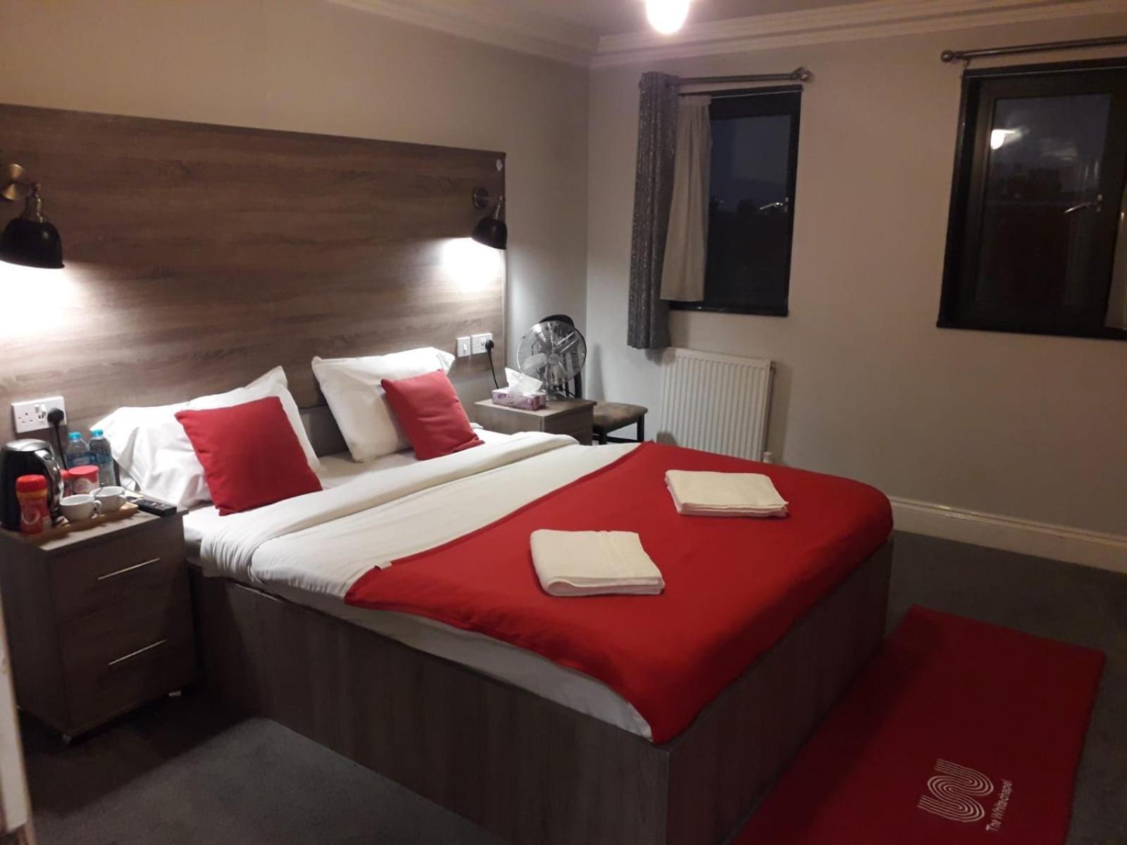 371 Cranbrook Rd Ig2 Hotel Ilford Eksteriør billede